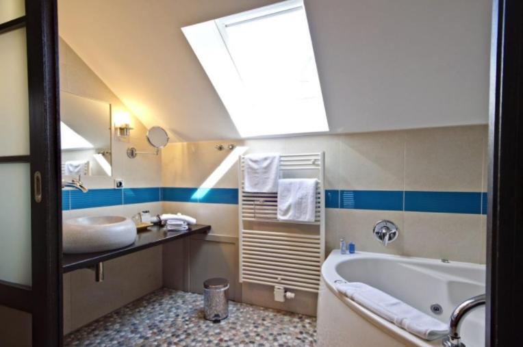 Hotel Saint-Amour ดูร์บี ภายนอก รูปภาพ